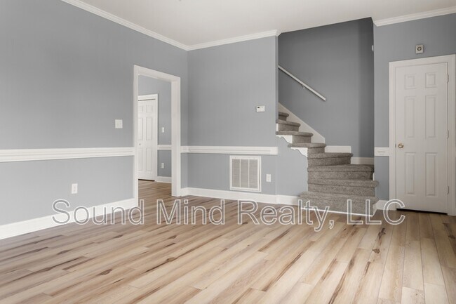 Building Photo - 933 Beechwood Dr