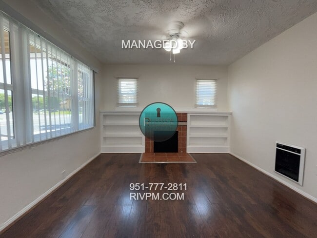 Building Photo - WELCOME TO YOUR NEW HOME IN THE WOOD STREE...
