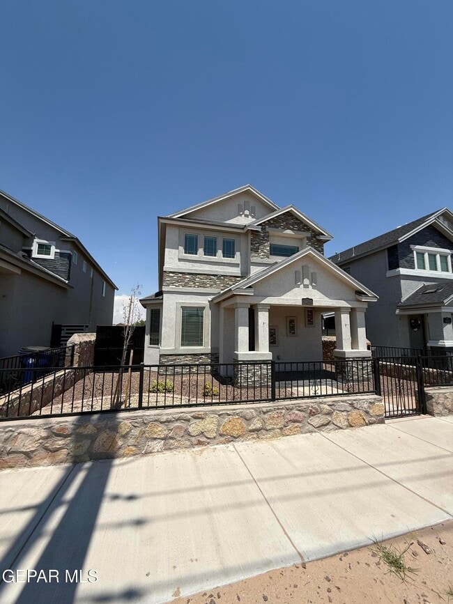 Foto del edificio - 14655 Pebble Hills Blvd