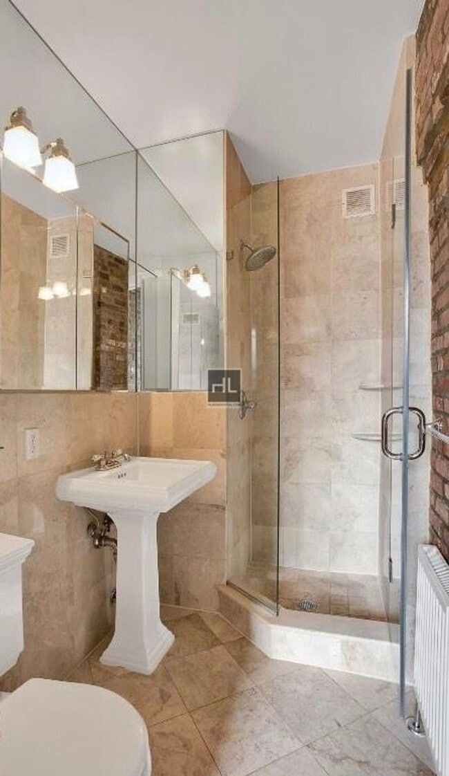 Building Photo - E 1ST ST.