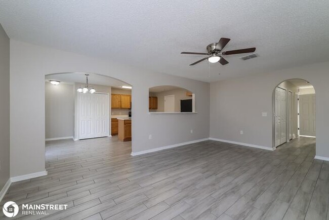 Foto del edificio - 2103 Whispering Trails Blvd
