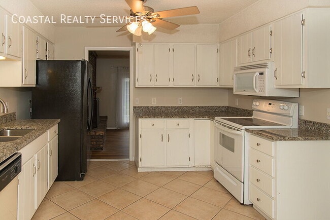 Building Photo - 1116 Greentree Ct