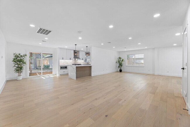 Foto del edificio - 12315 Barryknoll Ln