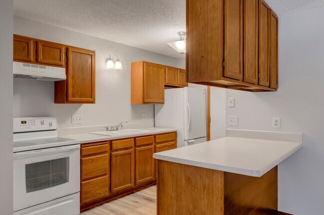 Building Photo - 681 Parkside Dr