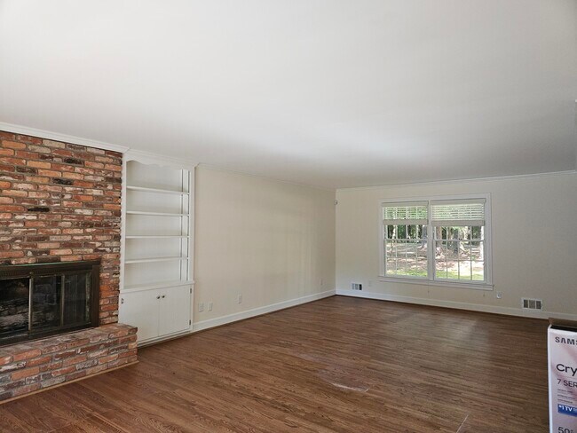 Building Photo - 500 Furys Ferry Rd