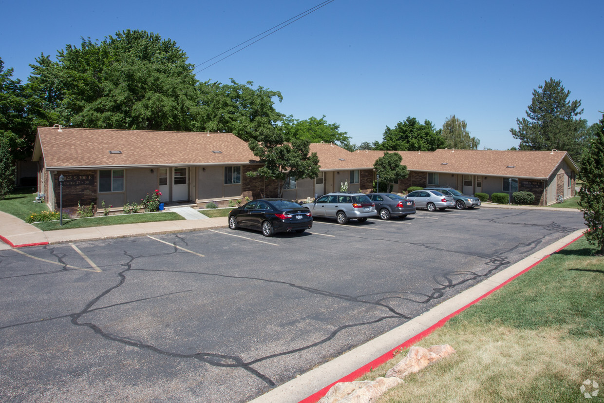 Building Photo - Heritage House Apartments