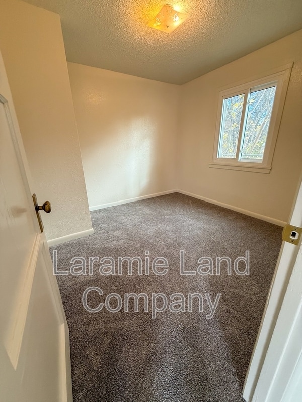 Building Photo - 857 N 4th St