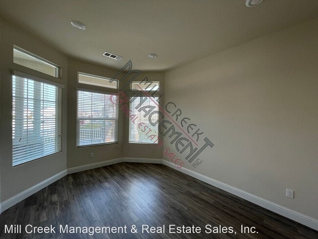 Building Photo - 3 br, 2 bath House - 3725 W. Wren Ave
