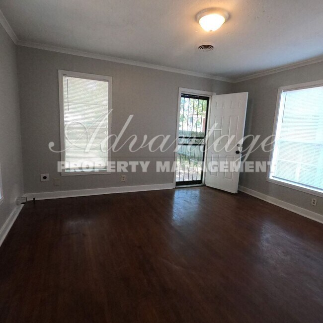 Building Photo - Come see this 3 BR Duplex For Rent -Summer...