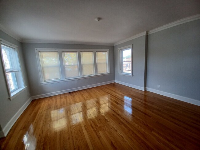Foto del edificio - 433 E 91st Pl