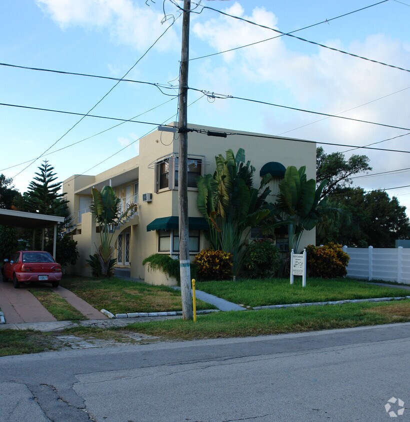 Foto del edificio - 14 SE 10th St