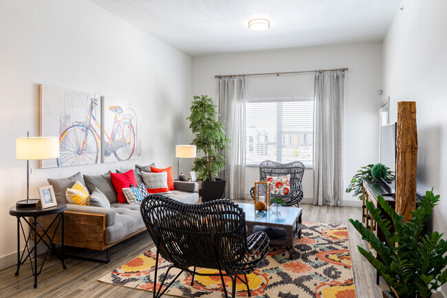 1BR, 1BA - 854SF - Parkway Lofts