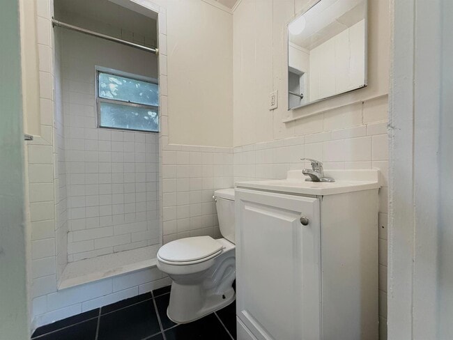 Building Photo - 808 30th St