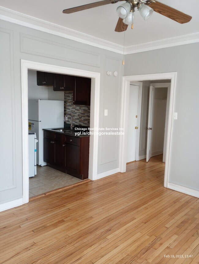 Foto del edificio - 1367 W Estes Ave