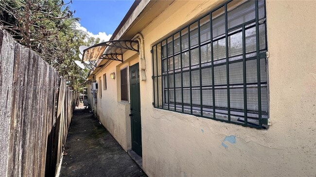 Building Photo - 6345 N Miami Ave