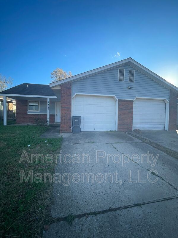 Primary Photo - 1808 W 58th St