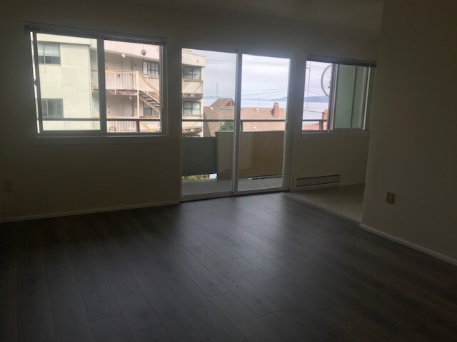 Building Photo - Four Seasons Apartments - 1 bedroom
