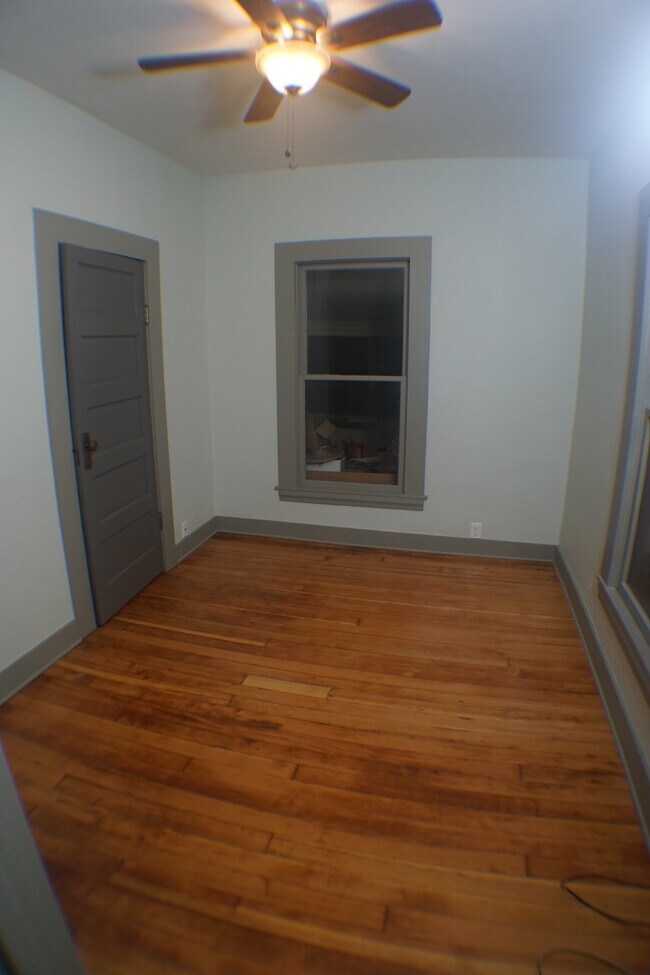 Foto del edificio - 9330 N Charleston Ave