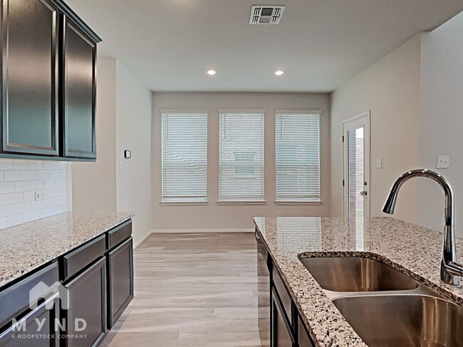 Building Photo - 5709 Pleasanton Pkwy