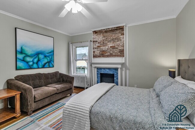 Foto del edificio - Furnished 4-Bedroom, 2-Bath Apartment near Elmwood Village