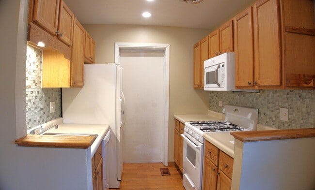 Building Photo - 336 Russet Way