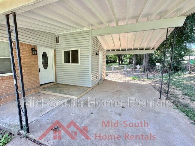 Foto del edificio - 1775 Colonial Hills Dr