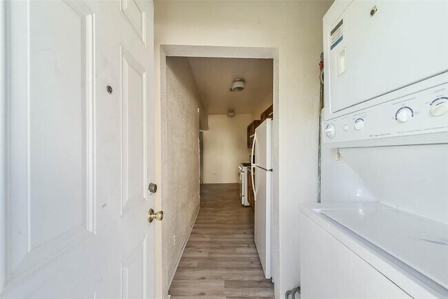 Foto del edificio - 1226 W Gray St