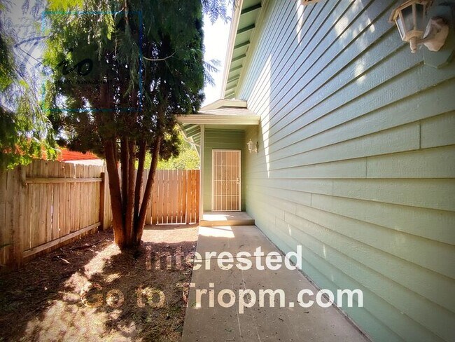 Foto del edificio - 4740 Spring Meadow Ave