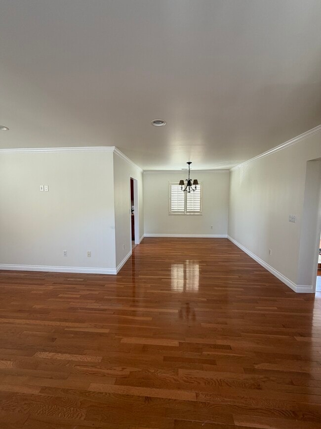 Dinning Room - 1513 N Altadena Dr