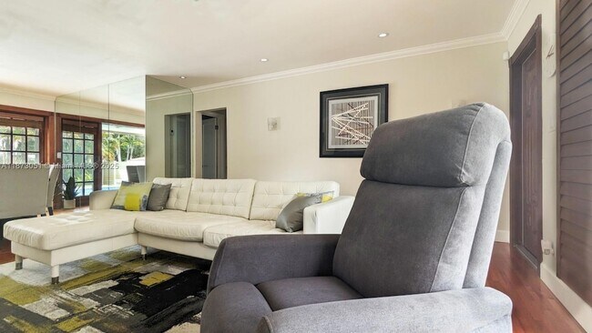 Foto del edificio - 4027 Pierce St
