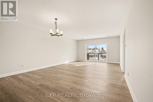 Building Photo - 440 Falcon Ln