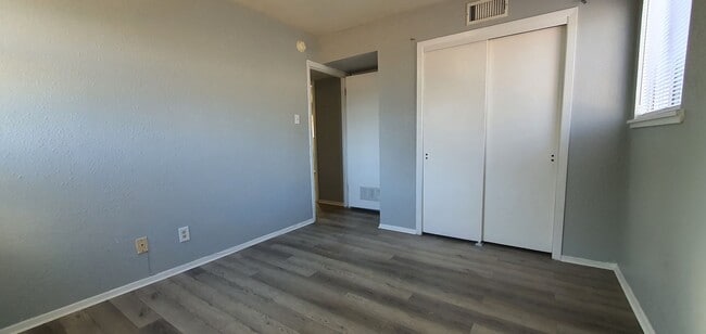 Building Photo - Affordable 3 bedroom 1.5 bedroom home near...