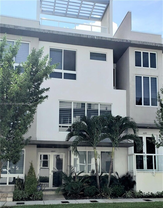 Foto del edificio - 6660 NW 105th Ct