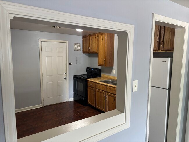 Foto del edificio - 703 N Ohio St