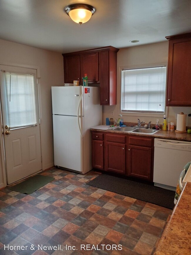 Building Photo - 3 br, 2 bath House - 320 Virginia Lee Boul...