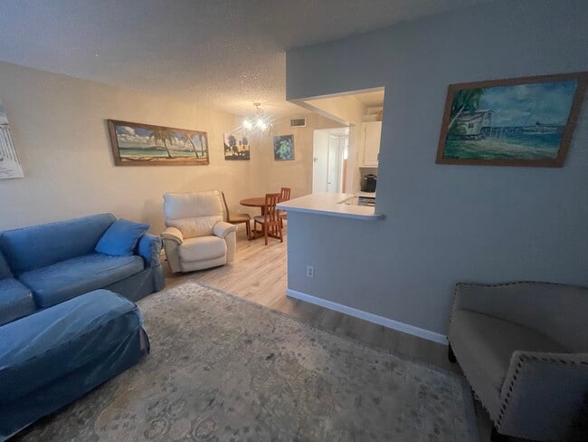 Foto del edificio - 52 Woodland Dr