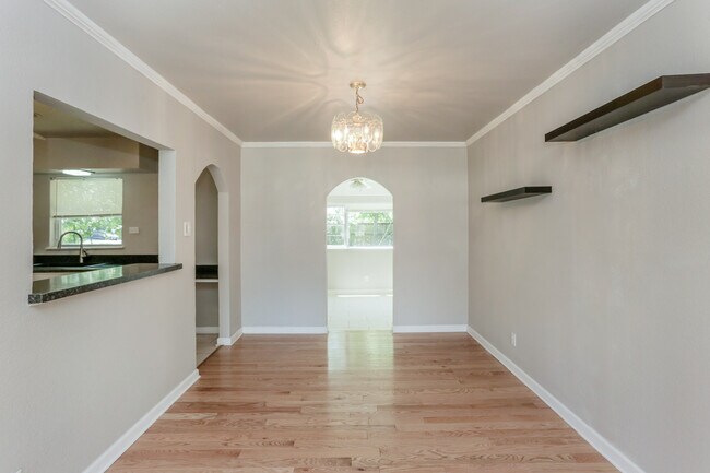 Foto del edificio - 4501 Braeburn Dr