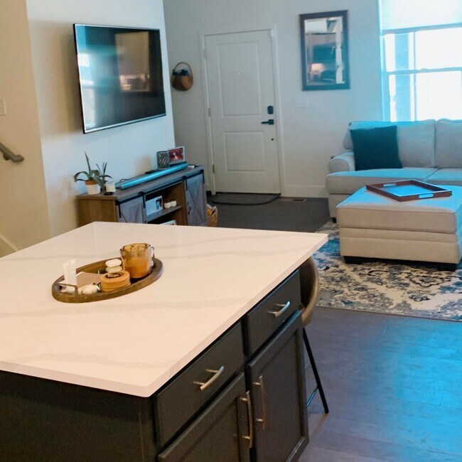 Foto del edificio - 3B/3.5B Downtown Superior Townhome - Built 2019!-Available June 2