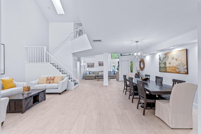 Building Photo - 2442 Windsor Way Ct