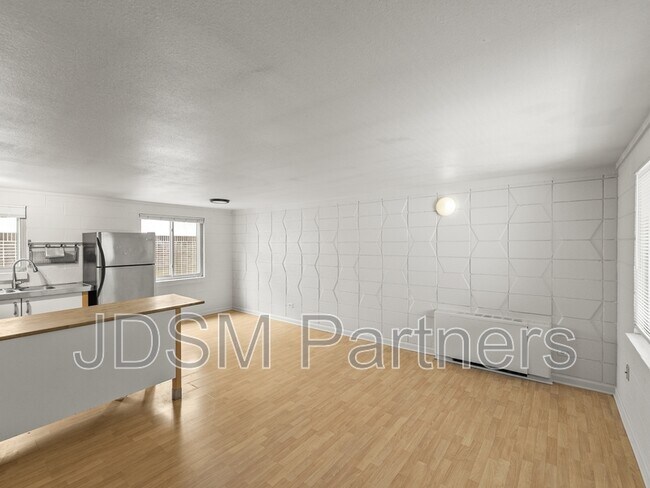 Foto del edificio - 2860 W 32nd Ave