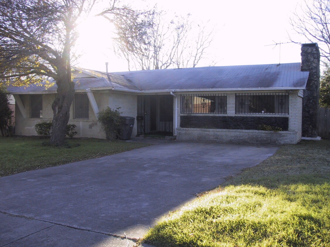 7407 Greenspan Ave, Dallas, TX 75232 House for Rent in Dallas, TX