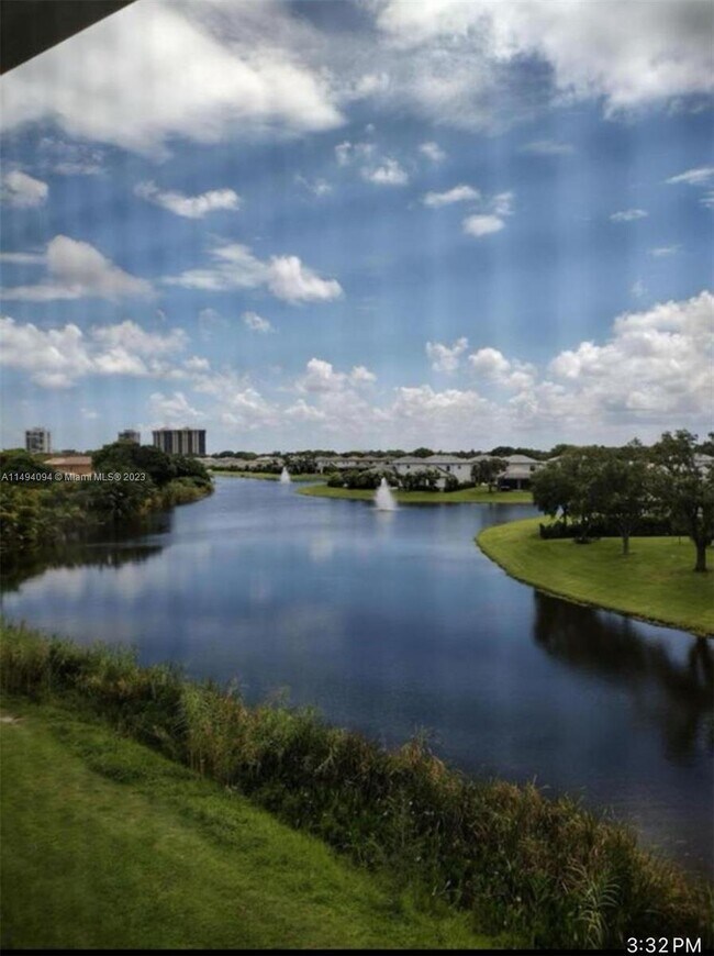 Foto del edificio - 3520 Whitehall Dr