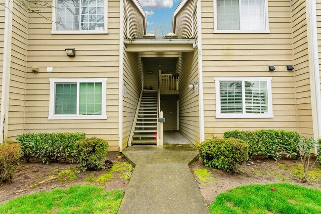 Foto del edificio - Cozy 2 bedroom, 2 bathroom condo- Federal Way Area