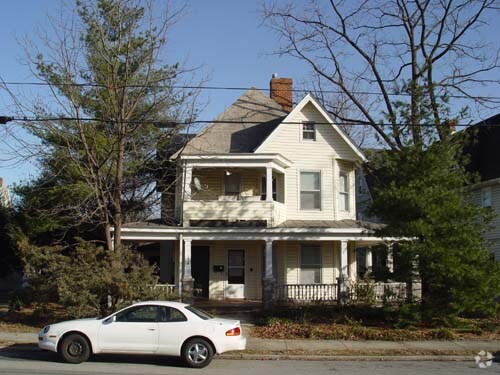 Building Photo - 1010 3rd St SW