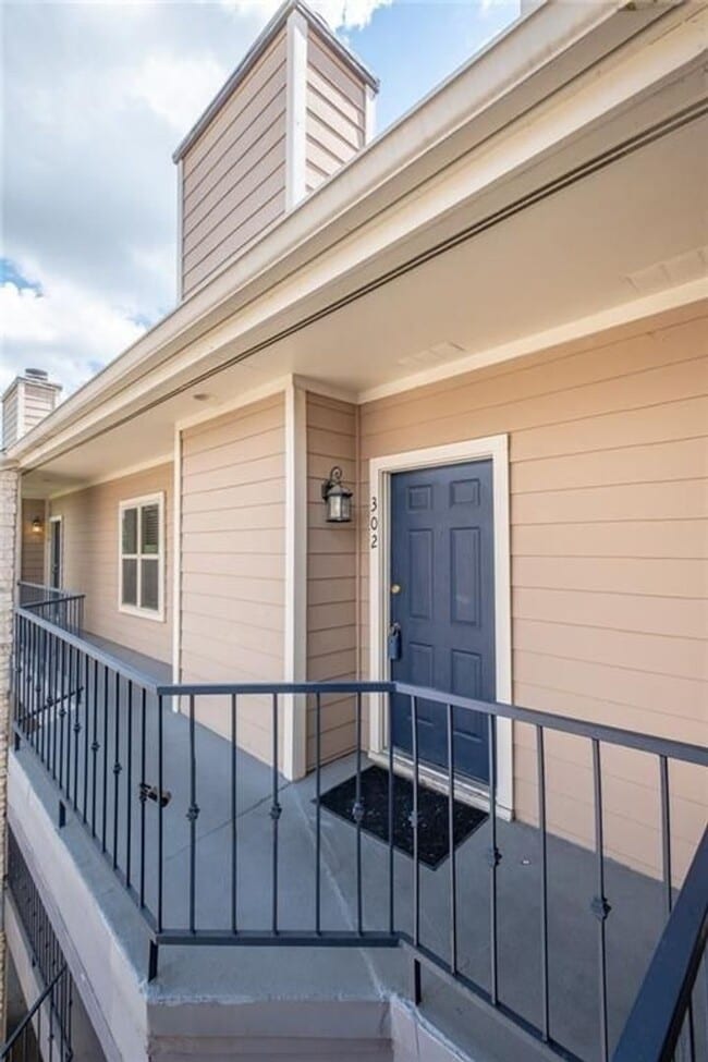 Building Photo - 2414 Longview St