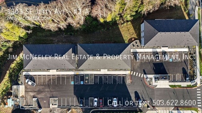Foto del edificio - 1303 SE Jetty Ave