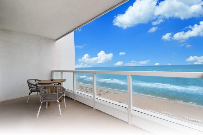 Building Photo - 4391 Collins Ave