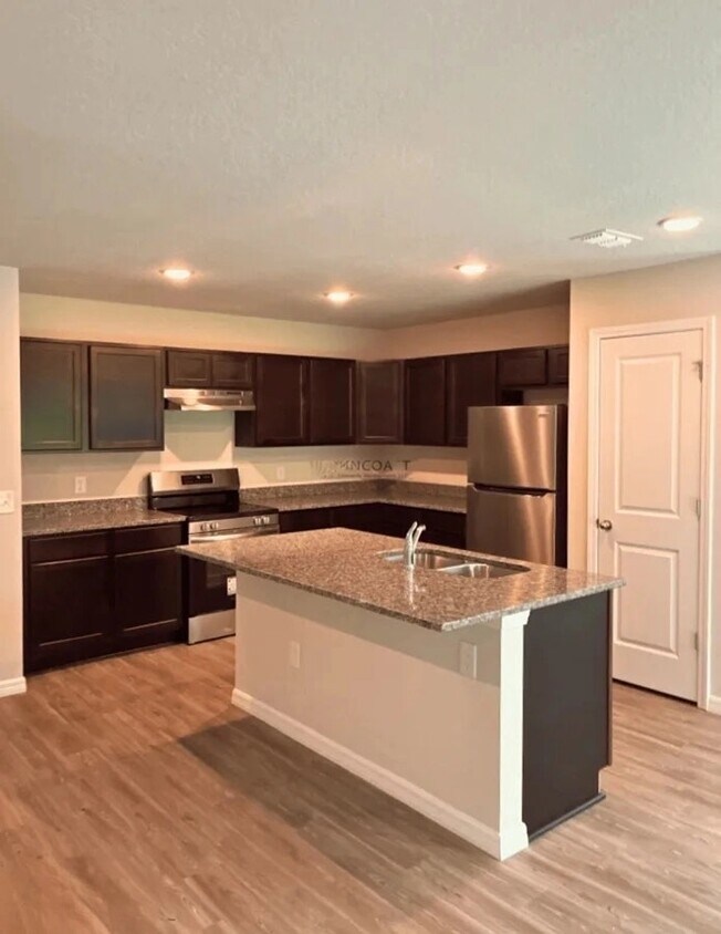 Foto principal - 4243 Spring Park Rd