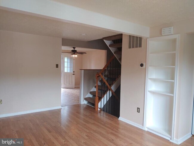 Foto del edificio - 152 Laurel Woods Ct