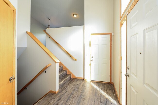 Foto del edificio - 4 br, 2 bath House - 171 Wyoming St E